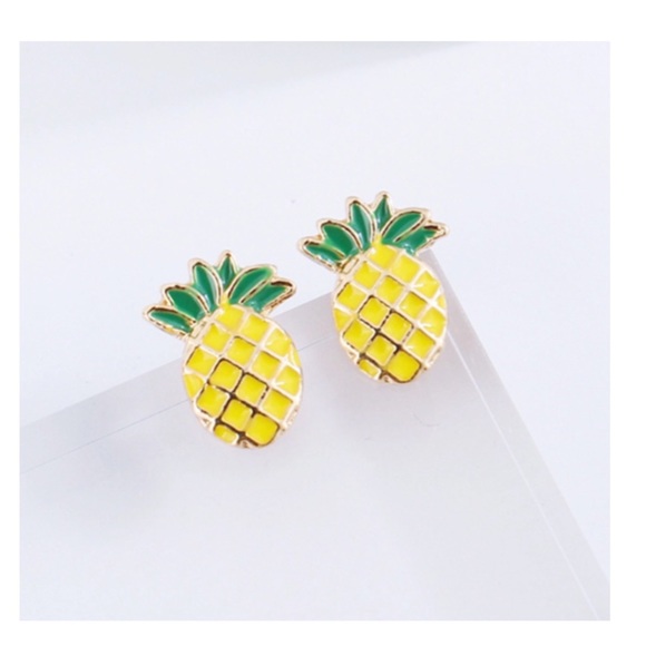 Jewelry - Pineapple stud earrings